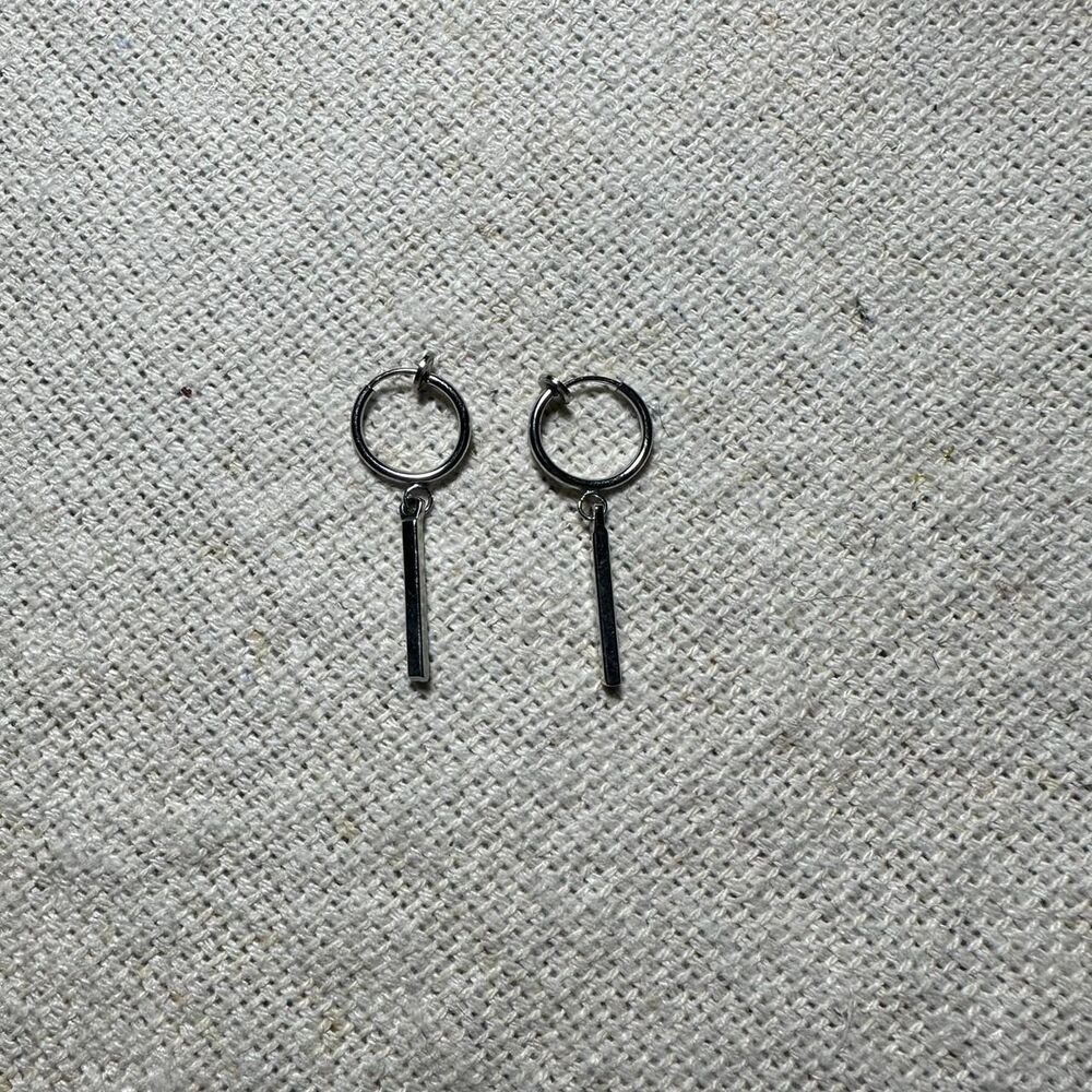 YesStyle Silver Clip On Bar Earrings